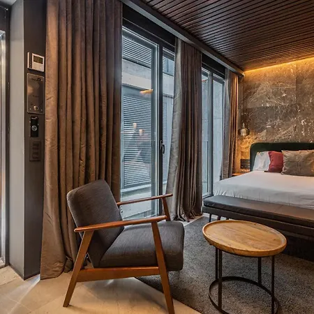 Evolution Luxury Aparthotel