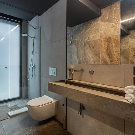 Evolution Luxury Aparthotel 3*