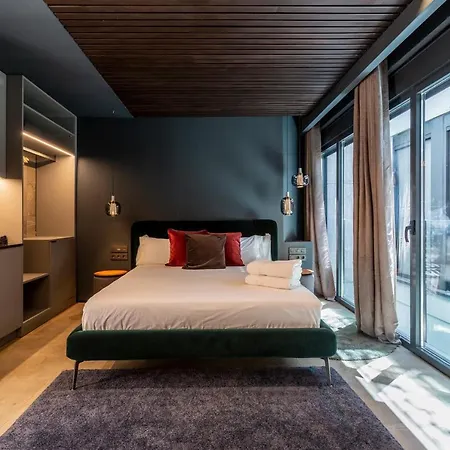 Evolution Luxury Aparthotel *