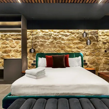 Evolution Luxury Aparthotel