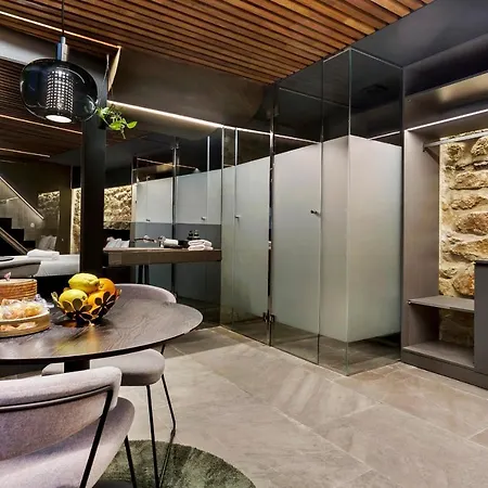 Evolution Luxury Aparthotel
