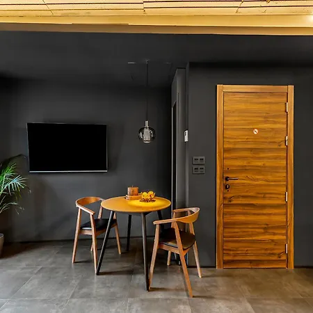 Evolution Luxury Aparthotel