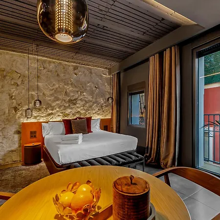 Evolution Luxury Aparthotel