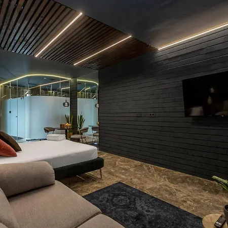 Evolution Luxury Aparthotel *