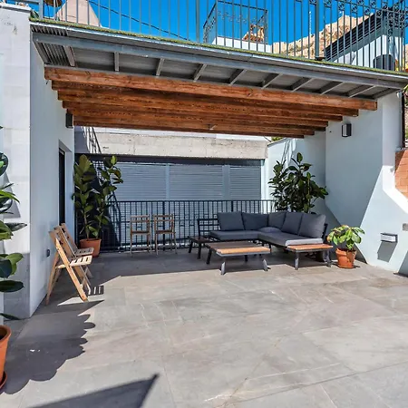 מלון דירות Evolution Luxury 3*