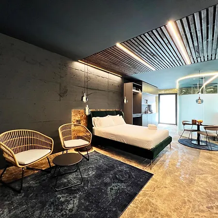 Evolution Luxury Aparthotel 3*