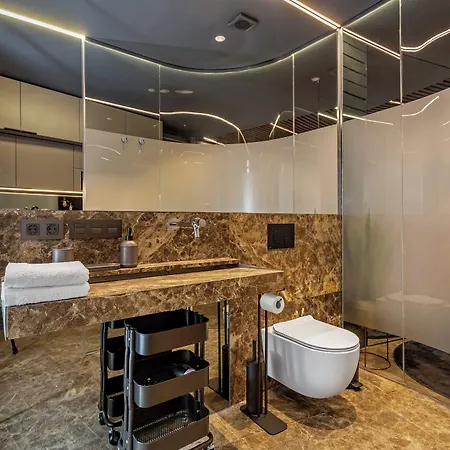 Evolution Luxury Aparthotel