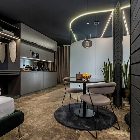 Evolution Luxury شقة فندقية 4*