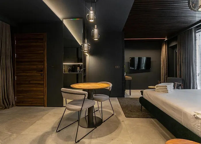 Evolution Luxury Aparthotel