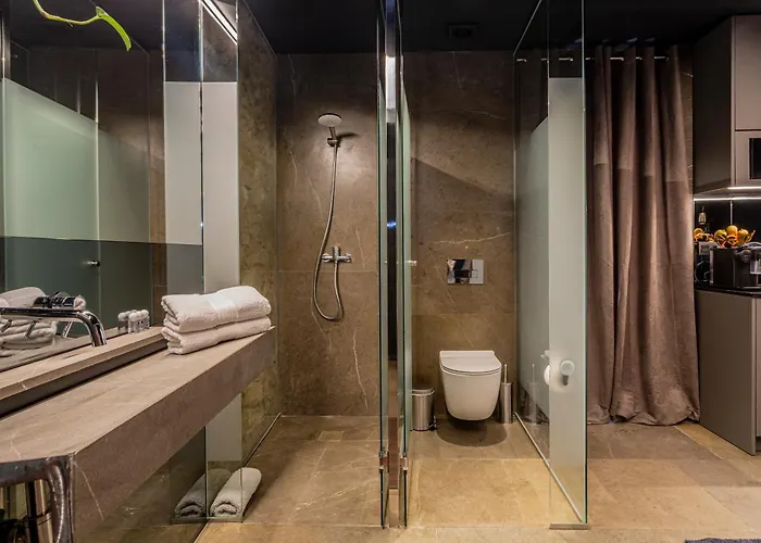 Evolution Luxury Aparthotel 3*