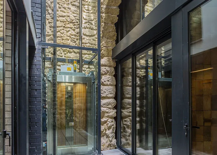 Evolution Luxury Aparthotel