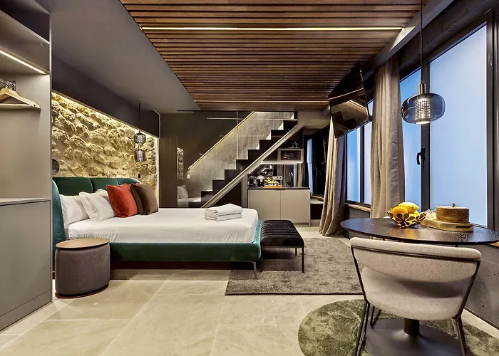 Evolution Luxury Aparthotel 3*