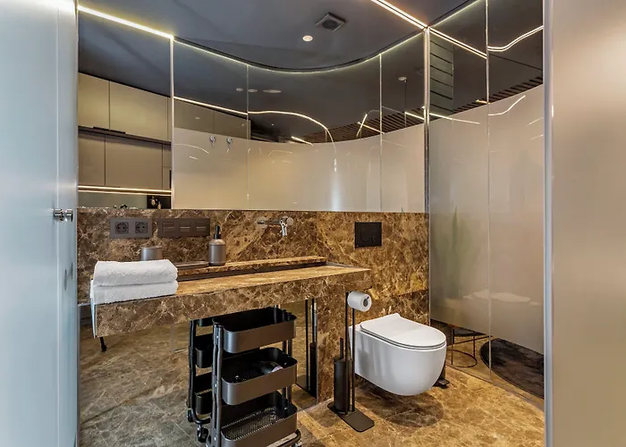 Evolution Luxury Aparthotel