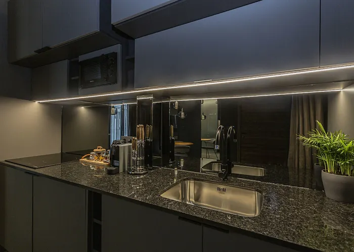 Evolution Luxury Aparthotel